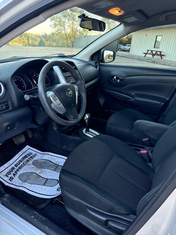 2018 Nissan Versa Image 6