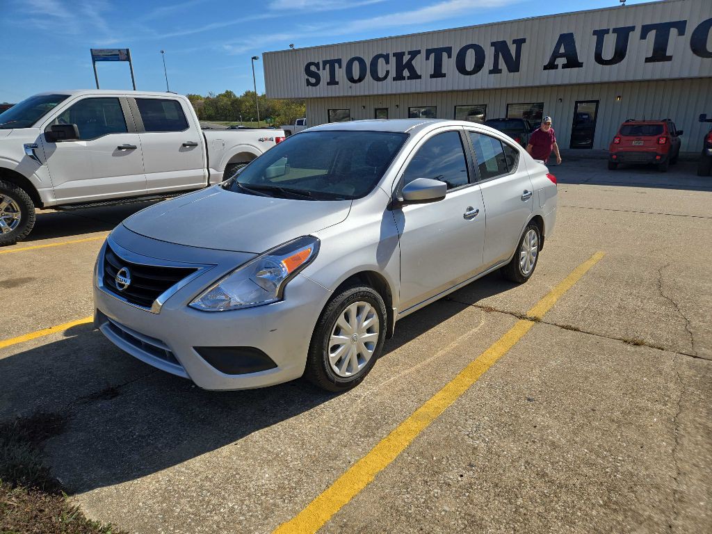 2018 Nissan Versa Image 12