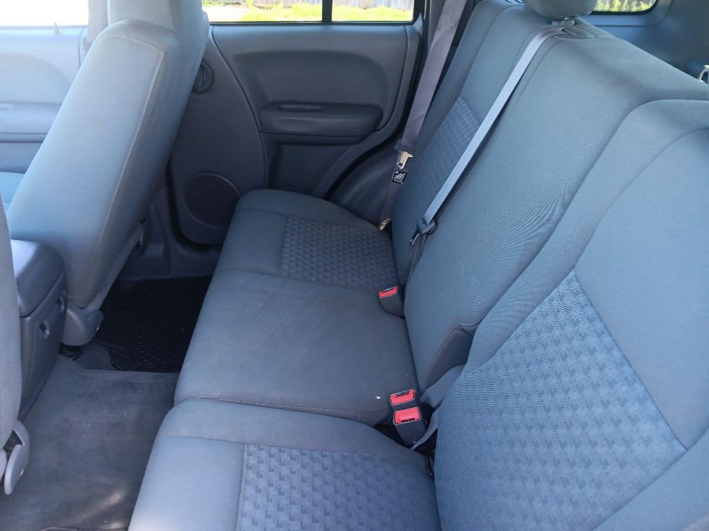 2006 Jeep Liberty Image 3