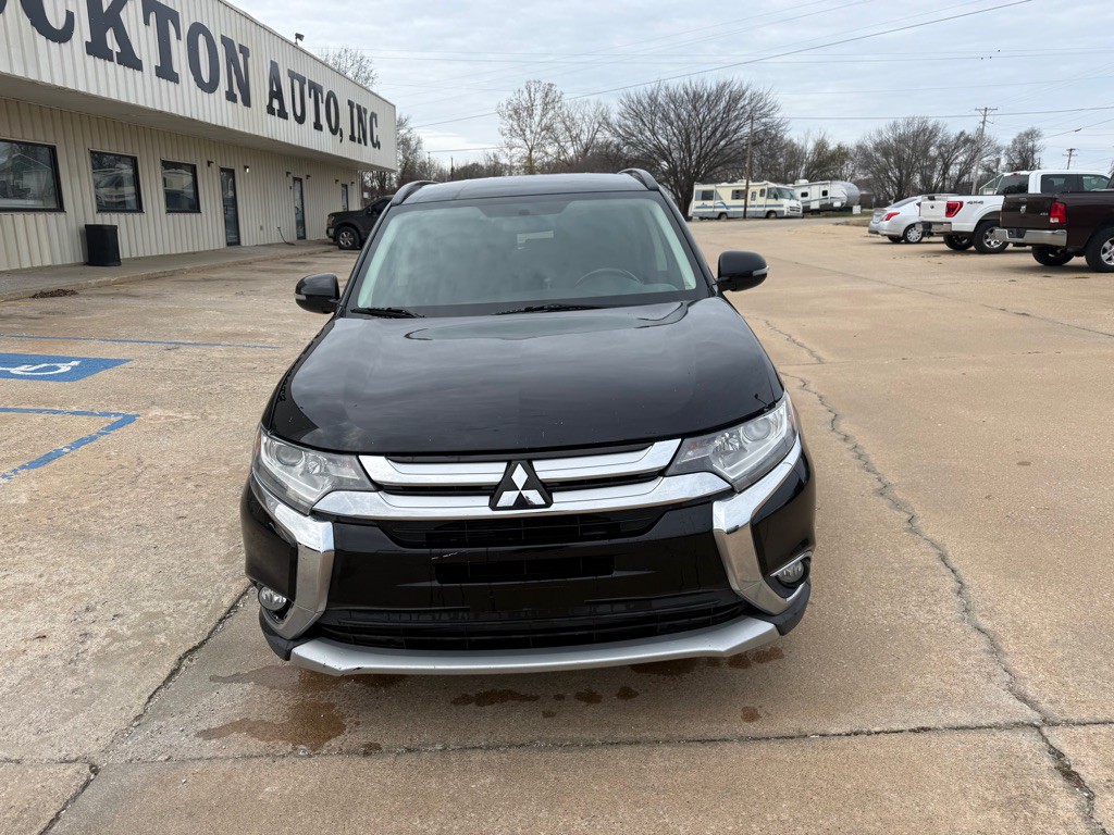 2016 Mitsubishi Outlander Image 8