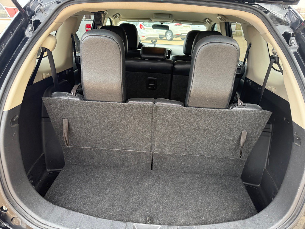 2016 Mitsubishi Outlander Image 9