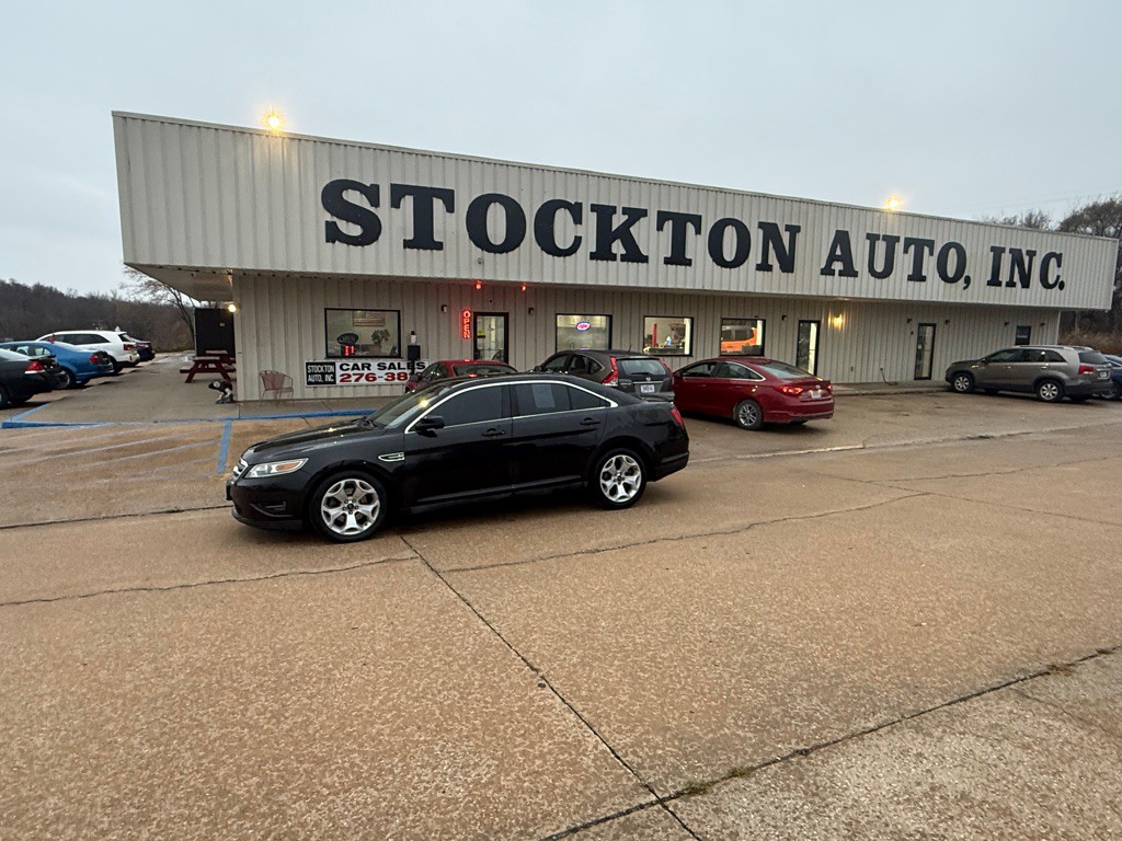 2010 Ford Taurus Image 1