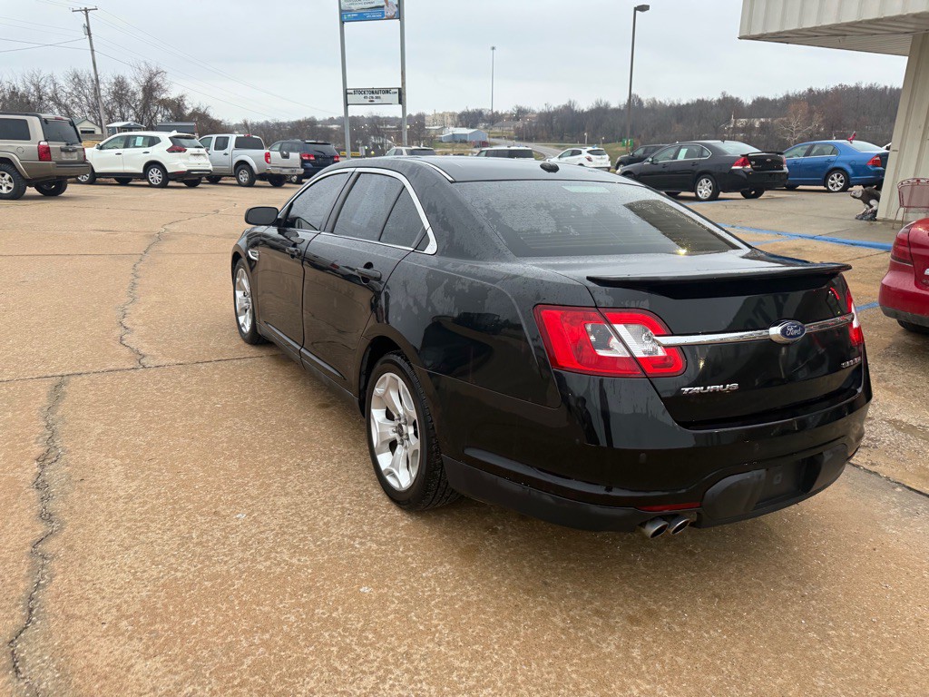 2010 Ford Taurus Image 3