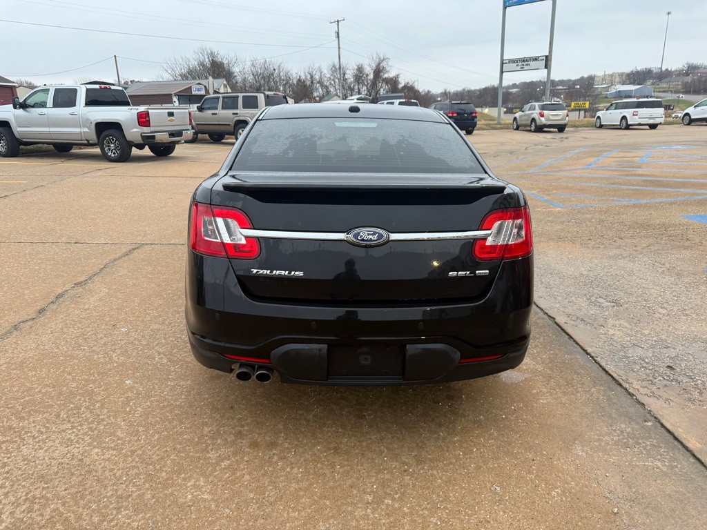 2010 Ford Taurus Image 4