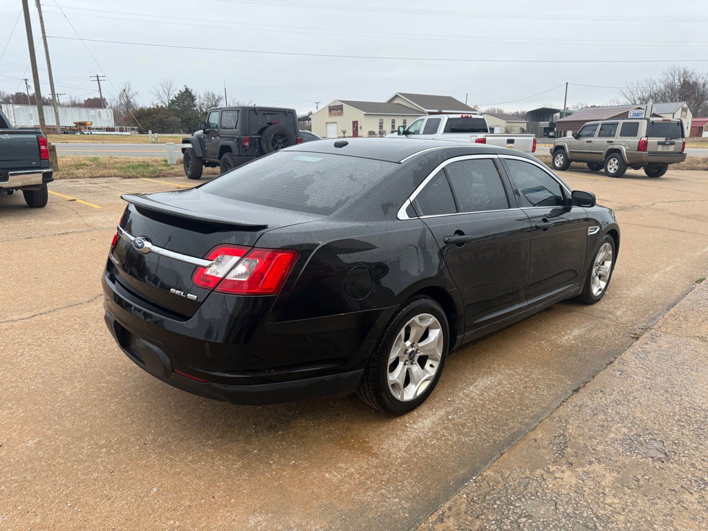2010 Ford Taurus Image 5