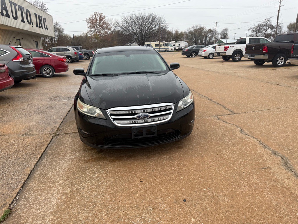 2010 Ford Taurus Image 8