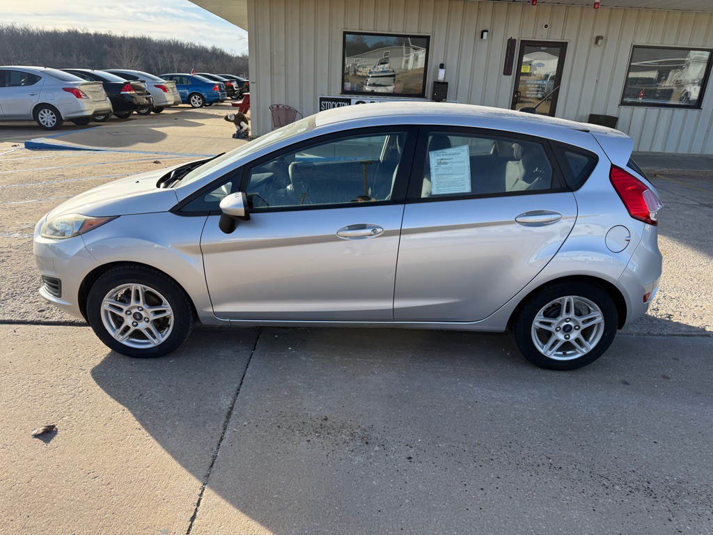 2017 Ford Fiesta Image 2