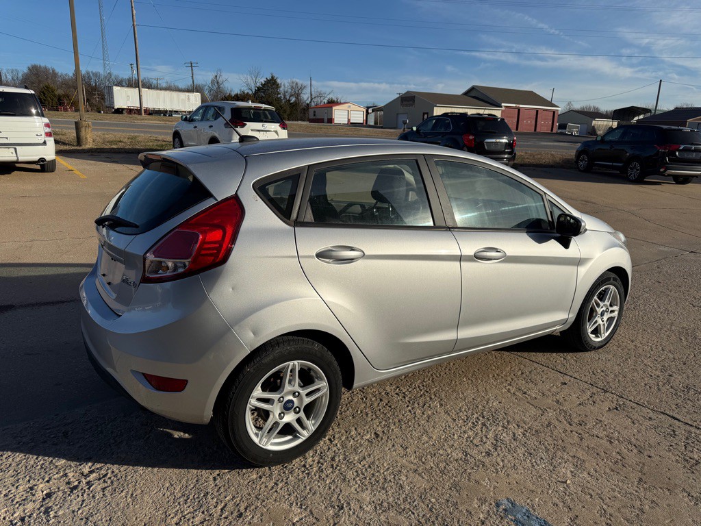 2017 Ford Fiesta Image 5