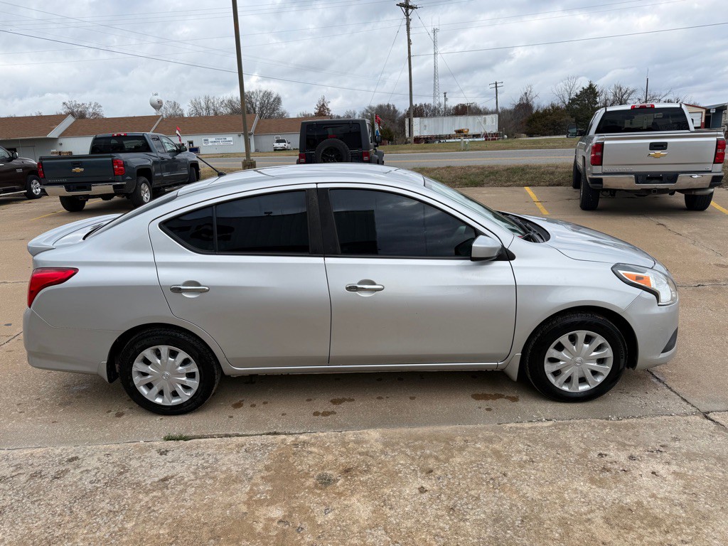 2019 Nissan Versa Image 6