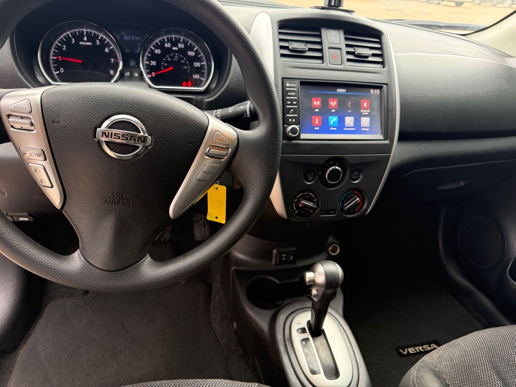 2019 Nissan Versa Image 10