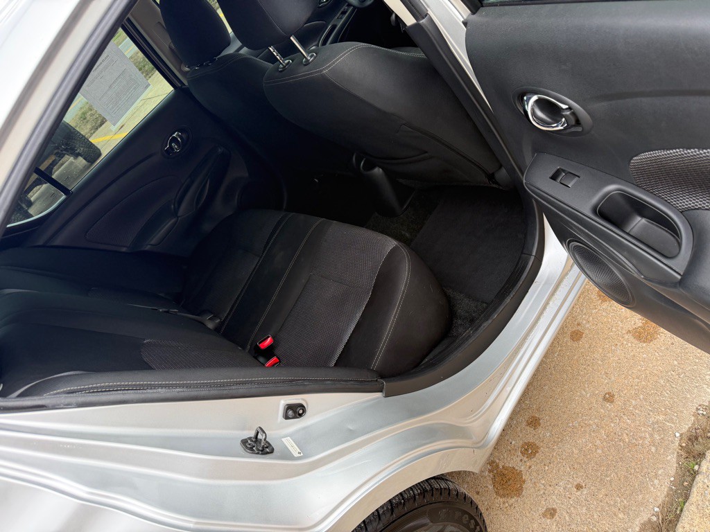 2019 Nissan Versa Image 11