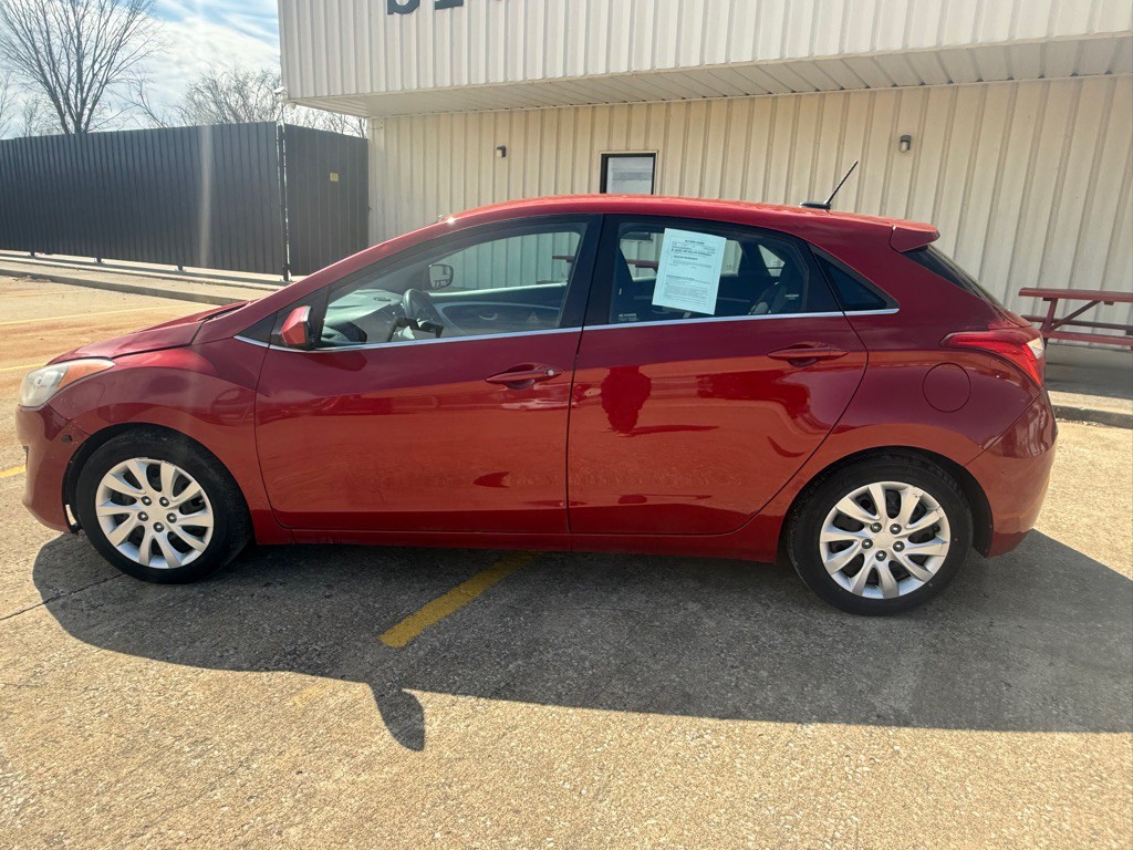 2016 Hyundai Elantra Image 2