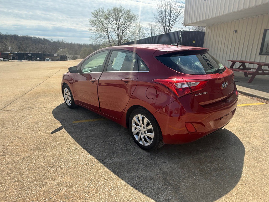 2016 Hyundai Elantra Image 3