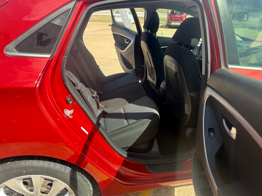 2016 Hyundai Elantra Image 10