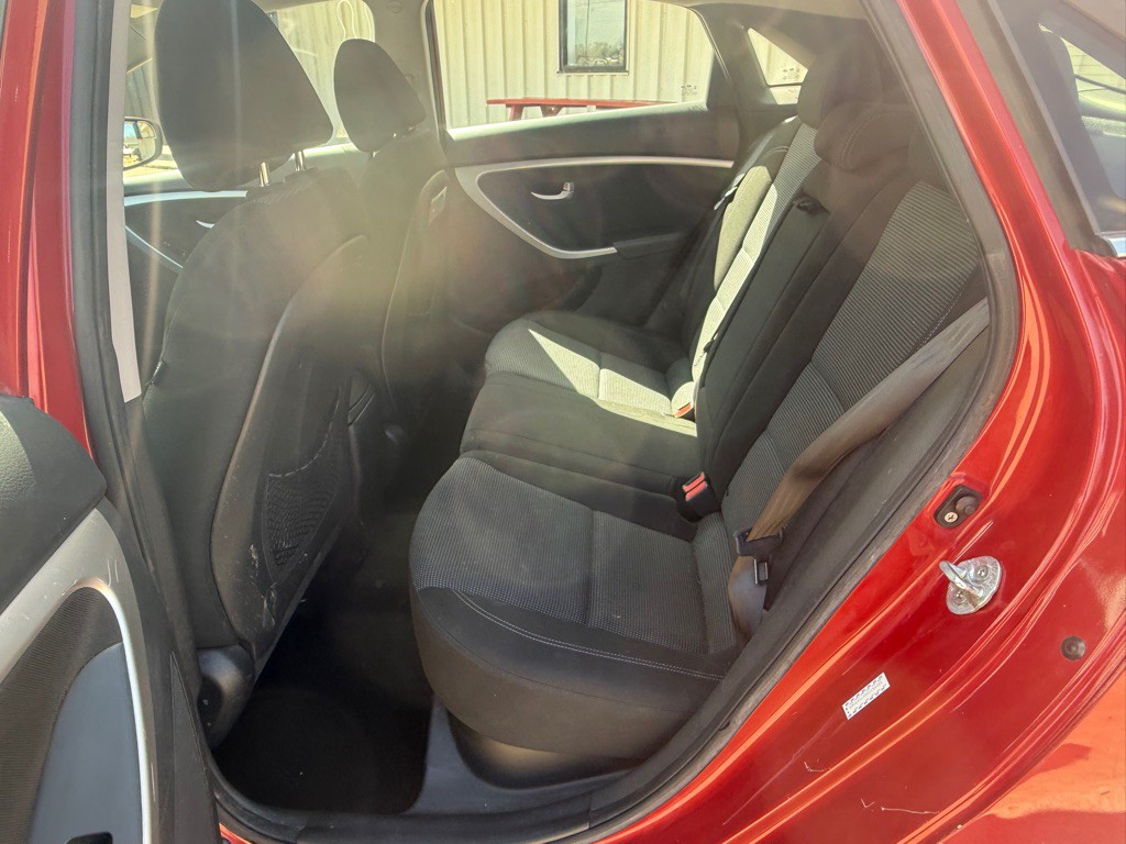 2016 Hyundai Elantra Image 11