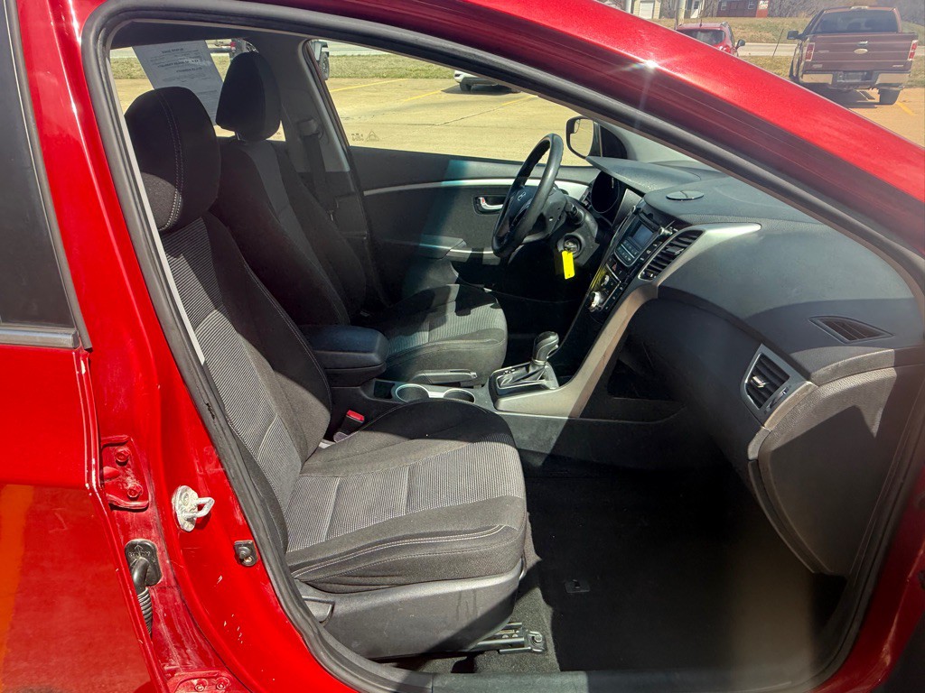 2016 Hyundai Elantra Image 12