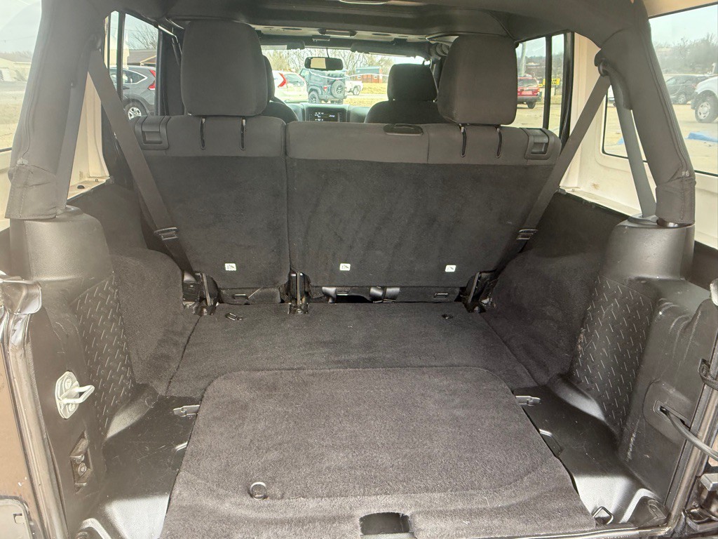 2015 Jeep Wrangler Unlimited Image 9