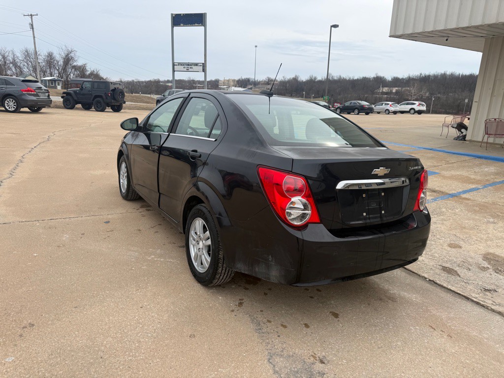 2015 Chevrolet Sonic Image 3