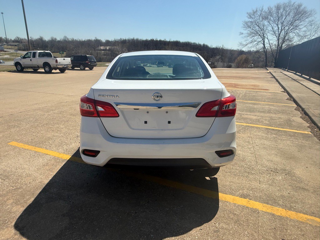 2018 Nissan Sentra Image 4
