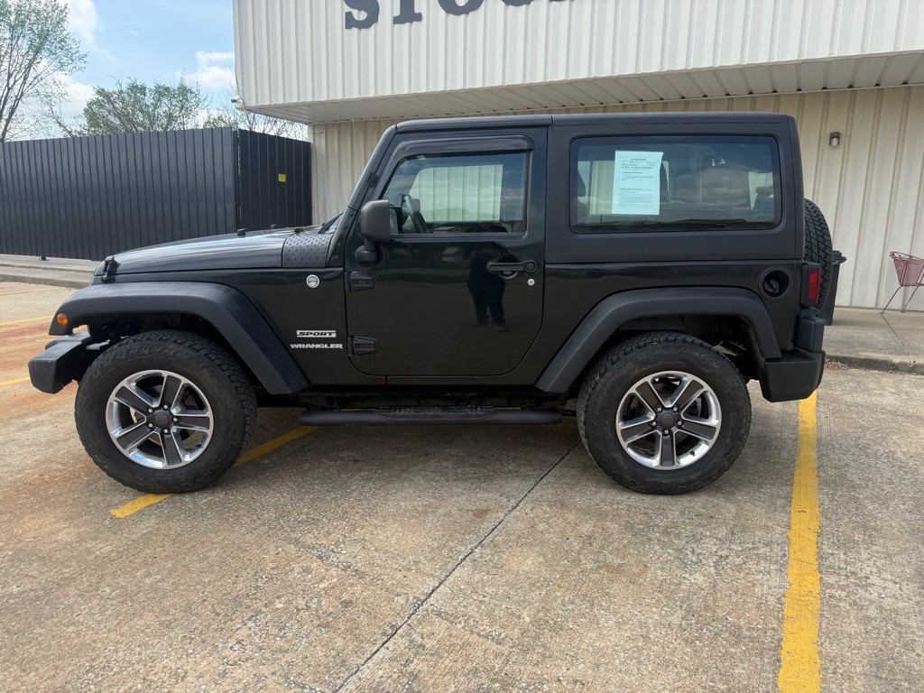 2012 Jeep Wrangler Image 2