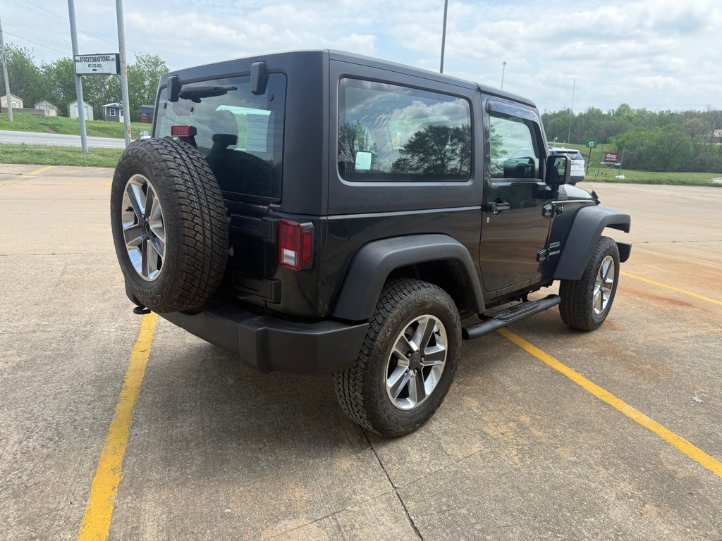 2012 Jeep Wrangler Image 5