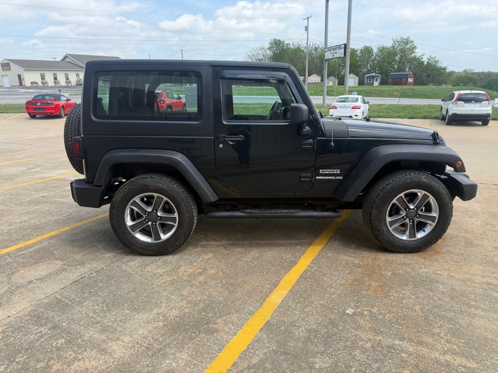 2012 Jeep Wrangler Image 6
