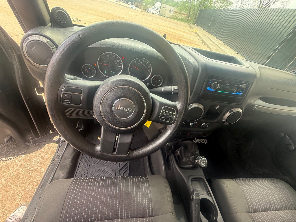 2012 Jeep Wrangler Image 14