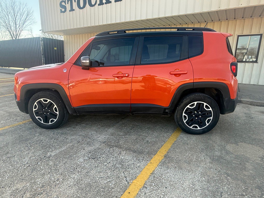 2016 Jeep Renegade Image 2