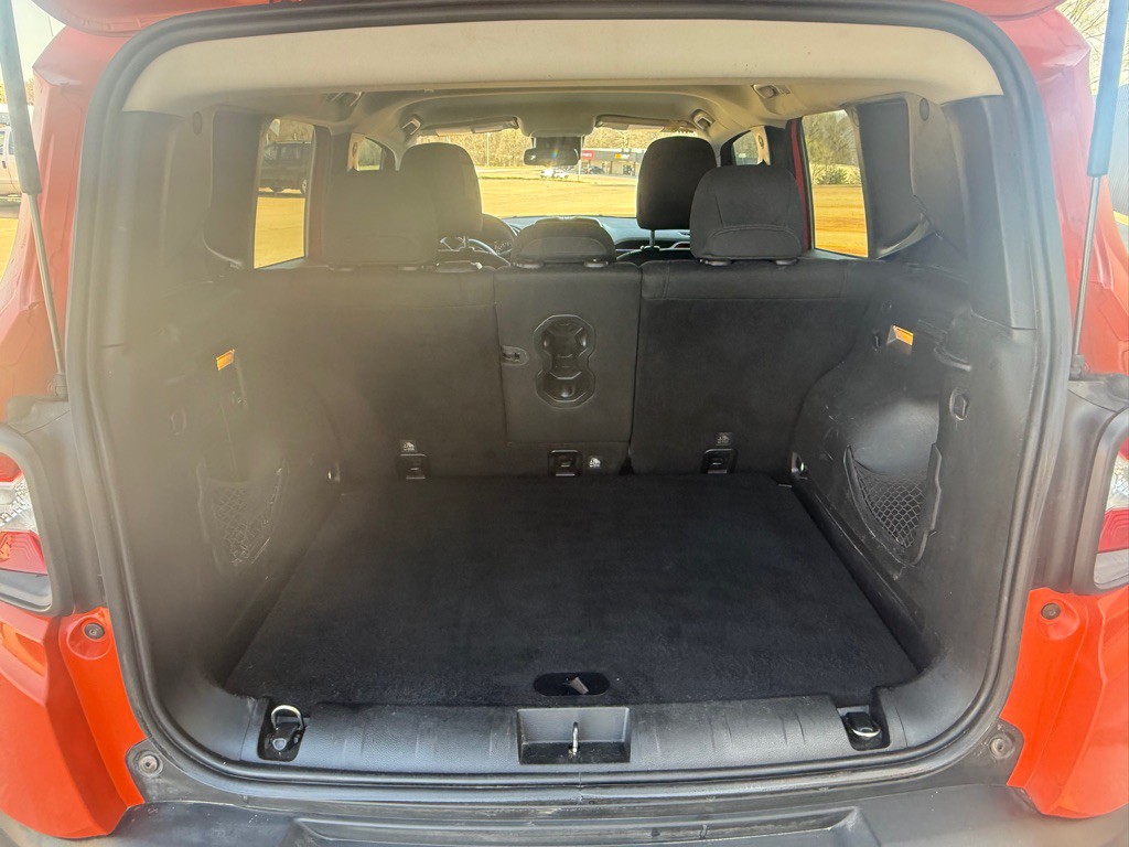 2016 Jeep Renegade Image 9