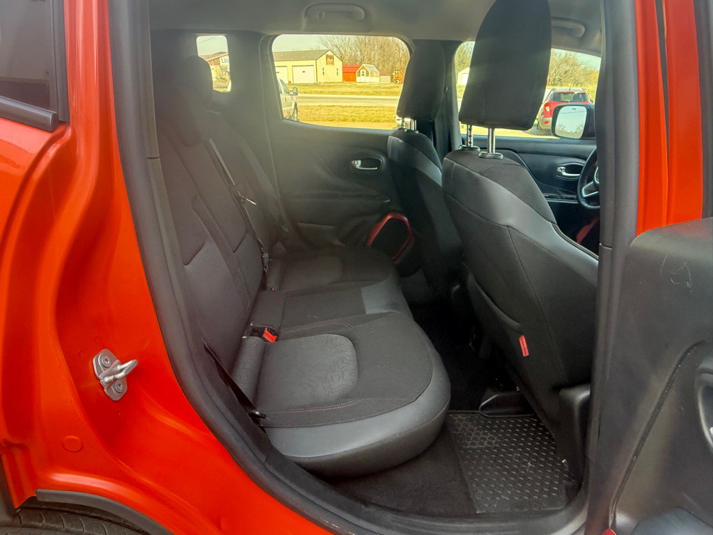2016 Jeep Renegade Image 11