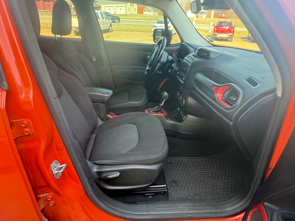 2016 Jeep Renegade Image 12