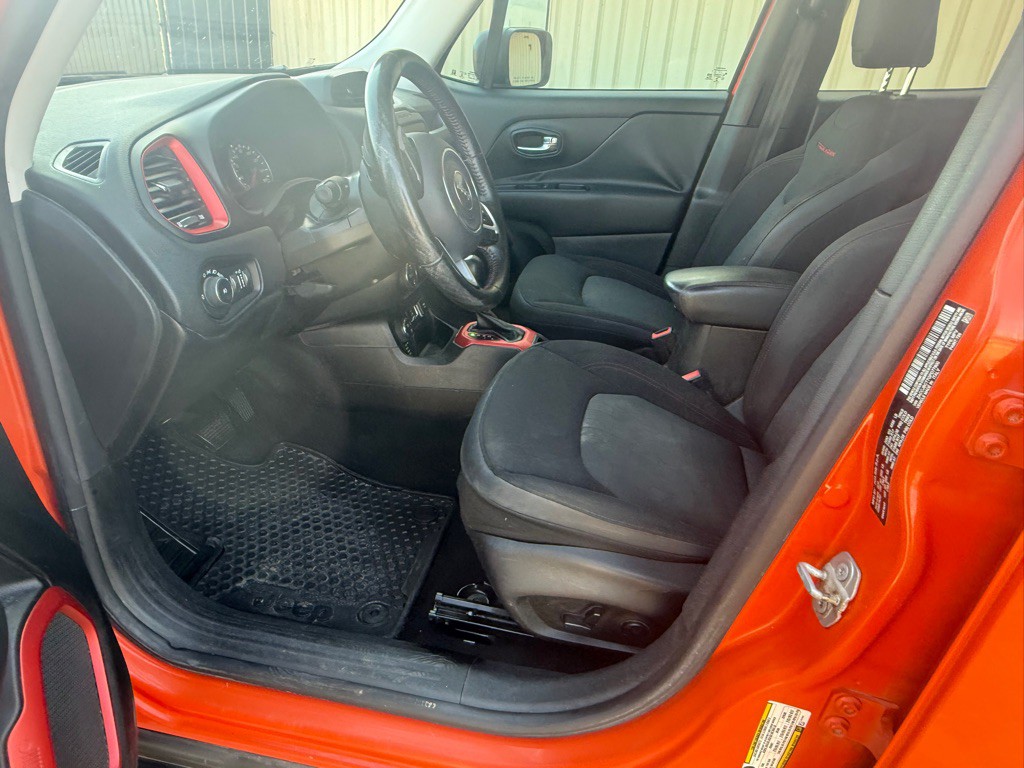 2016 Jeep Renegade Image 13