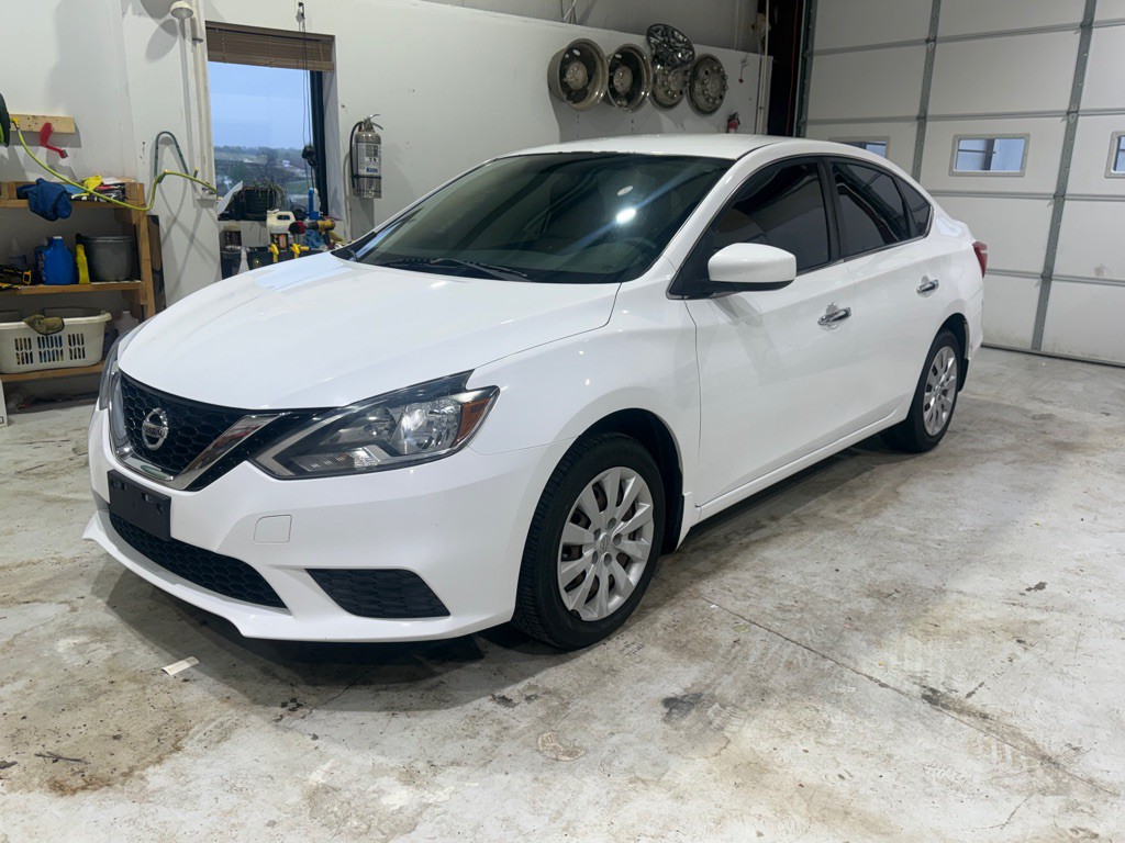 2017 Nissan Sentra Image 1