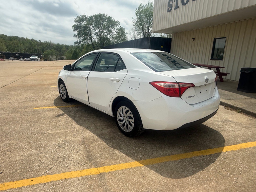 2017 Toyota Corolla Image 2