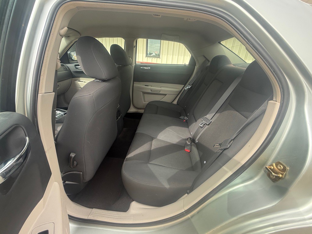 2006 Chrysler 300 Image 10