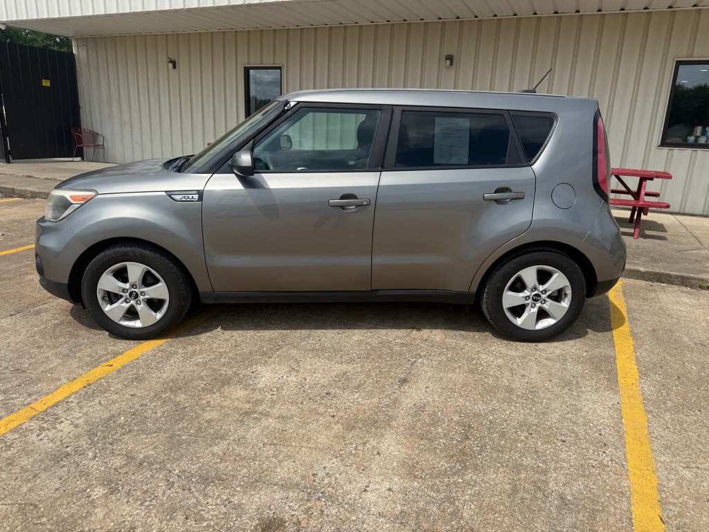2017 Kia Soul Image 2