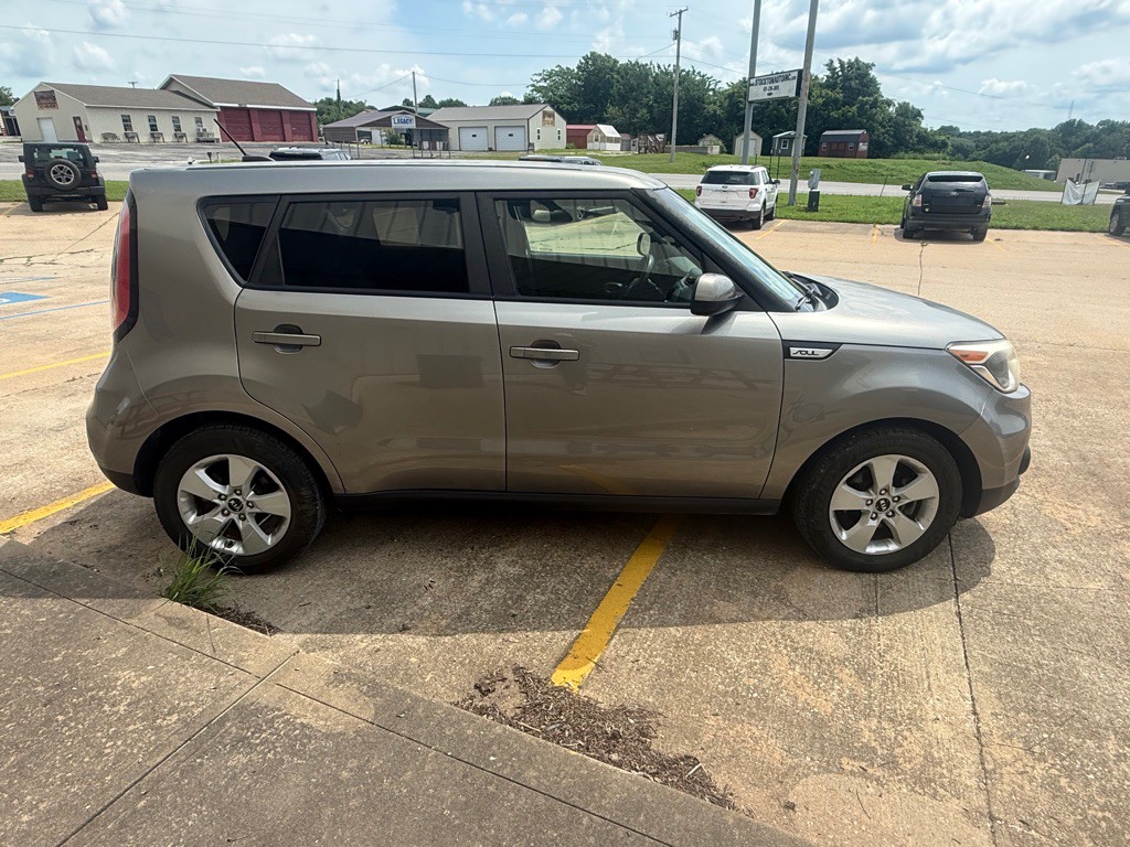 2017 Kia Soul Image 6