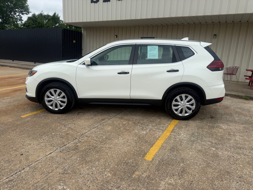 2020 Nissan Rogue Image 2