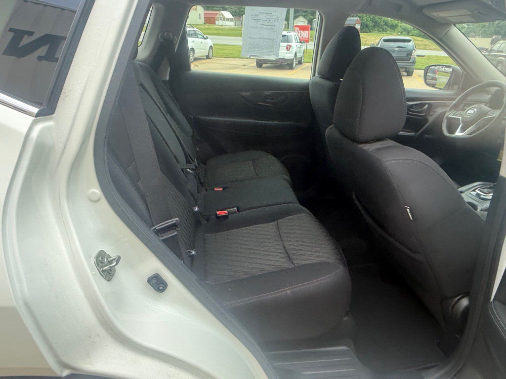 2020 Nissan Rogue Image 11