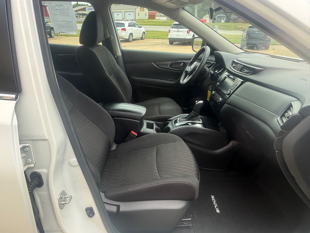 2020 Nissan Rogue Image 12