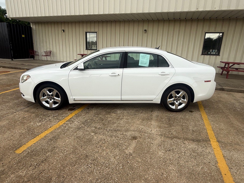2009 Chevrolet Malibu Image 2