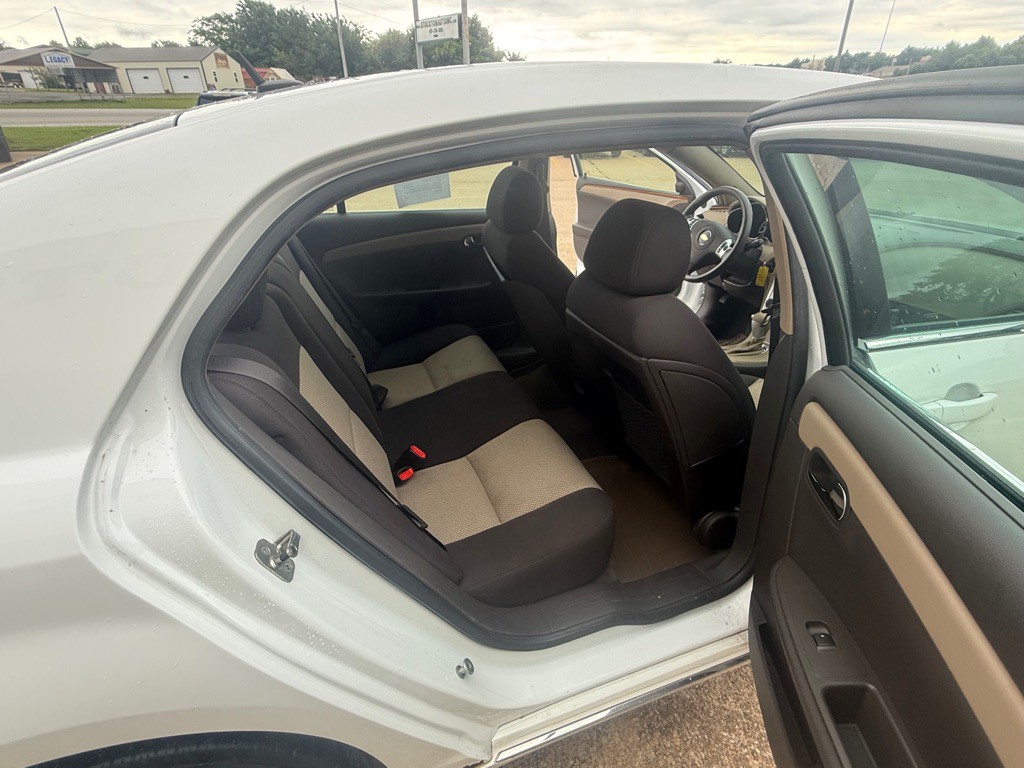 2009 Chevrolet Malibu Image 11