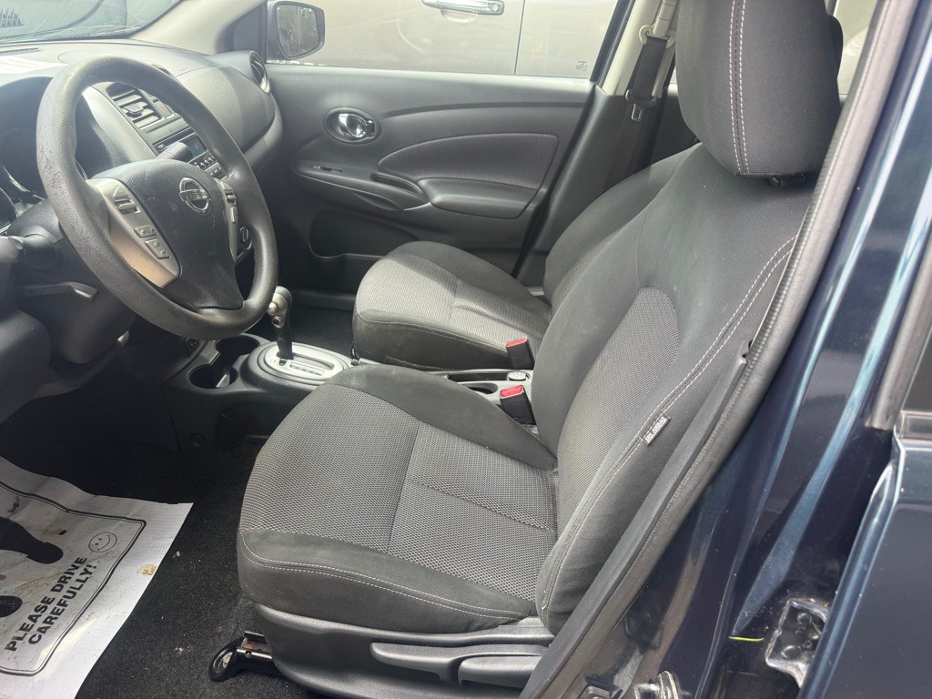 2017 Nissan Versa Image 9
