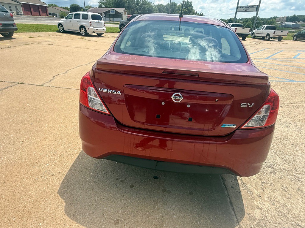 2016 Nissan Versa Image 4