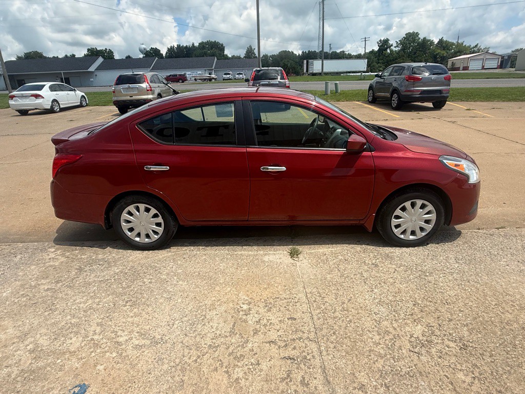 2016 Nissan Versa Image 6