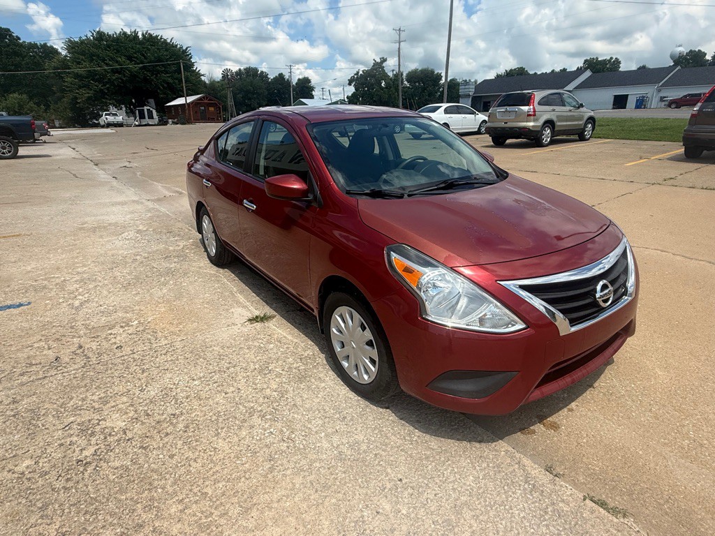 2016 Nissan Versa Image 7