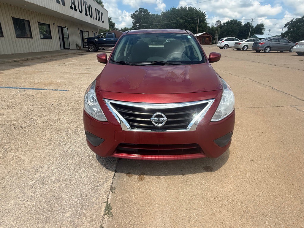 2016 Nissan Versa Image 8