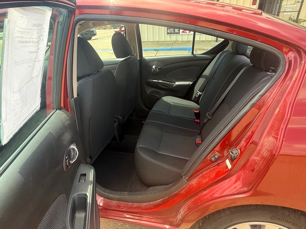 2016 Nissan Versa Image 10