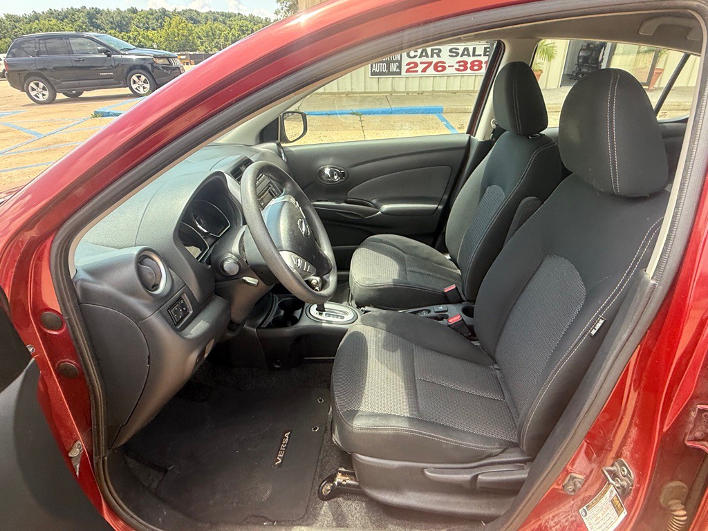 2016 Nissan Versa Image 13