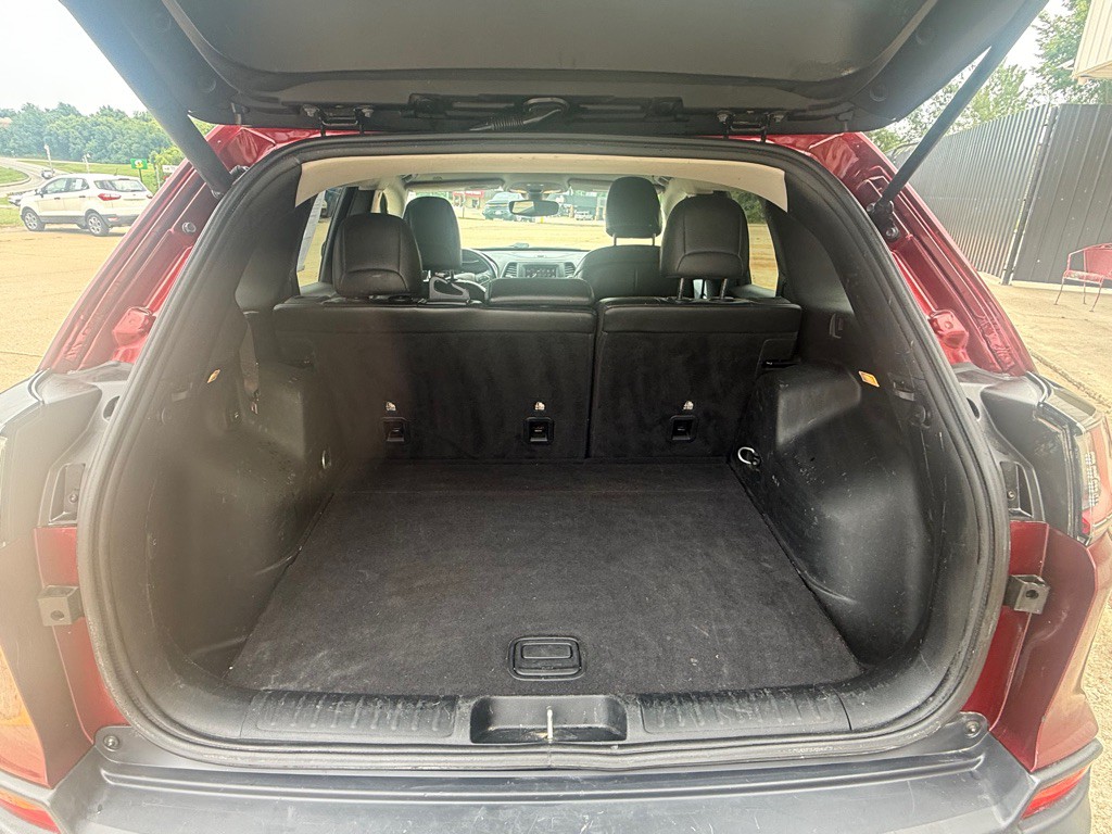 2019 Jeep Cherokee Image 9